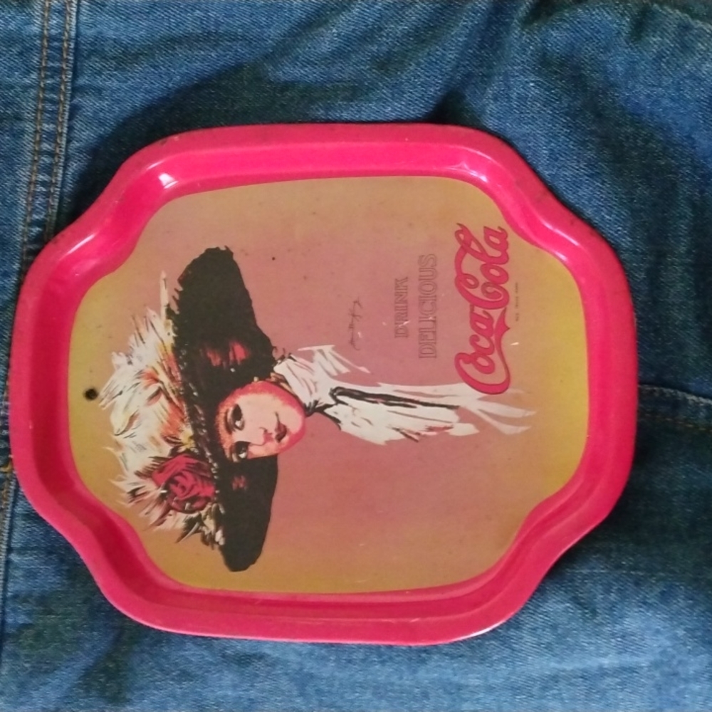 Vintage Hamilton king 1909 girl 1971 small Coca Cola Metal Tray